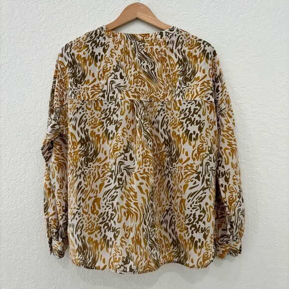 Robert Graham Animal Print Silk Top Size Medium - Picture 2 of 5